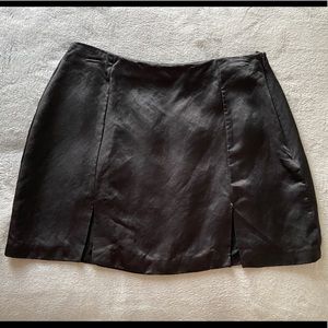 Silk miniskirt with slits